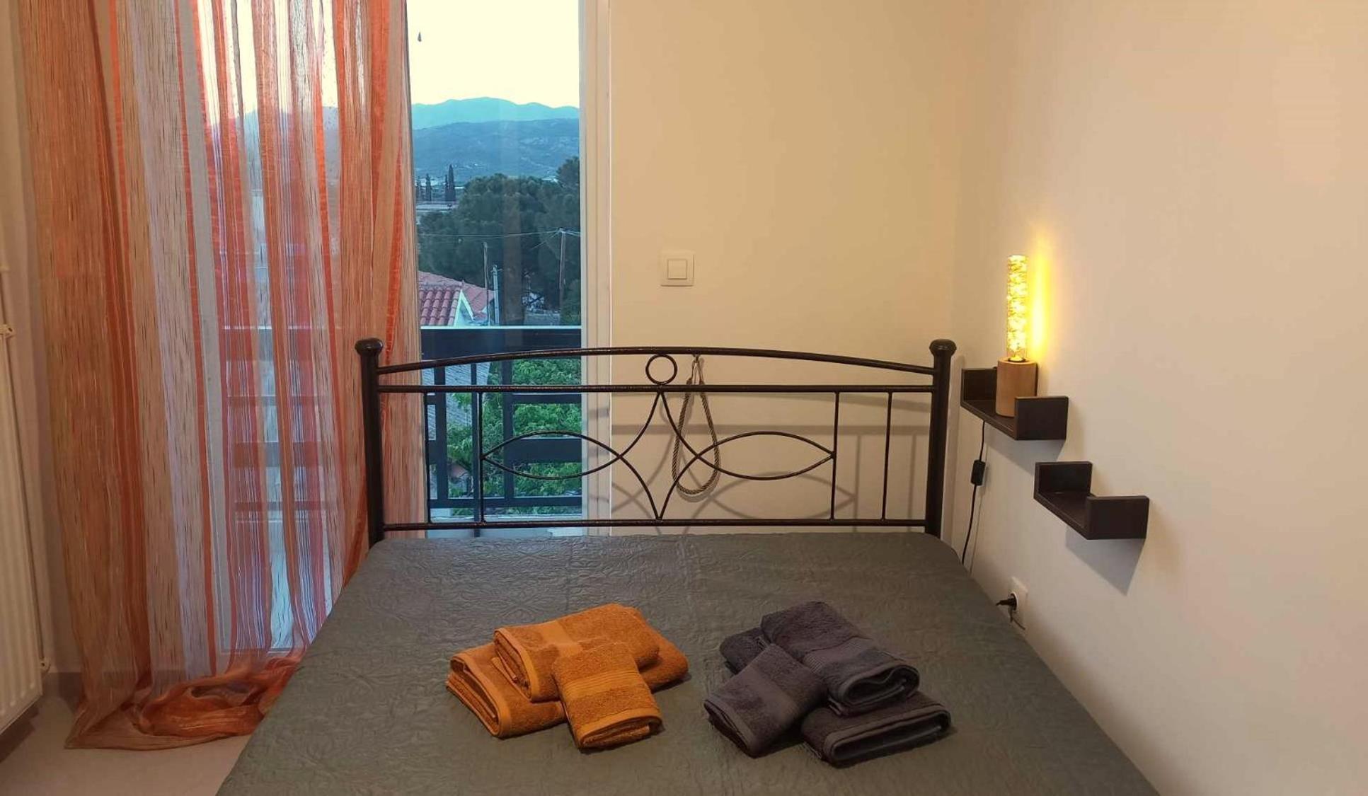 Apartamento Triζin Galatás Exterior foto