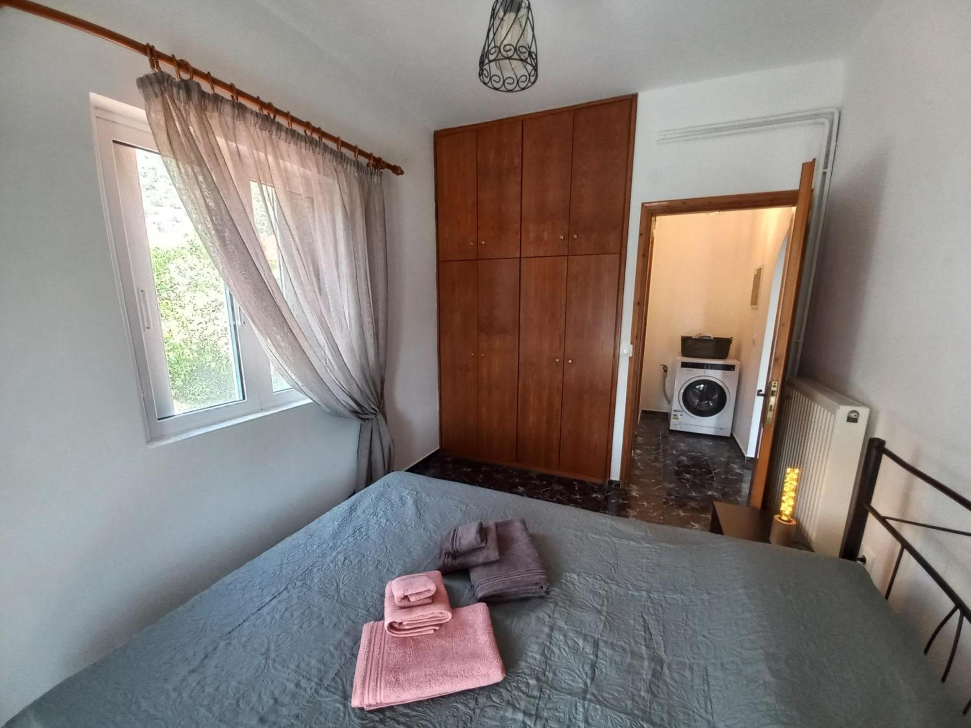 Apartamento Triζin Galatás Exterior foto