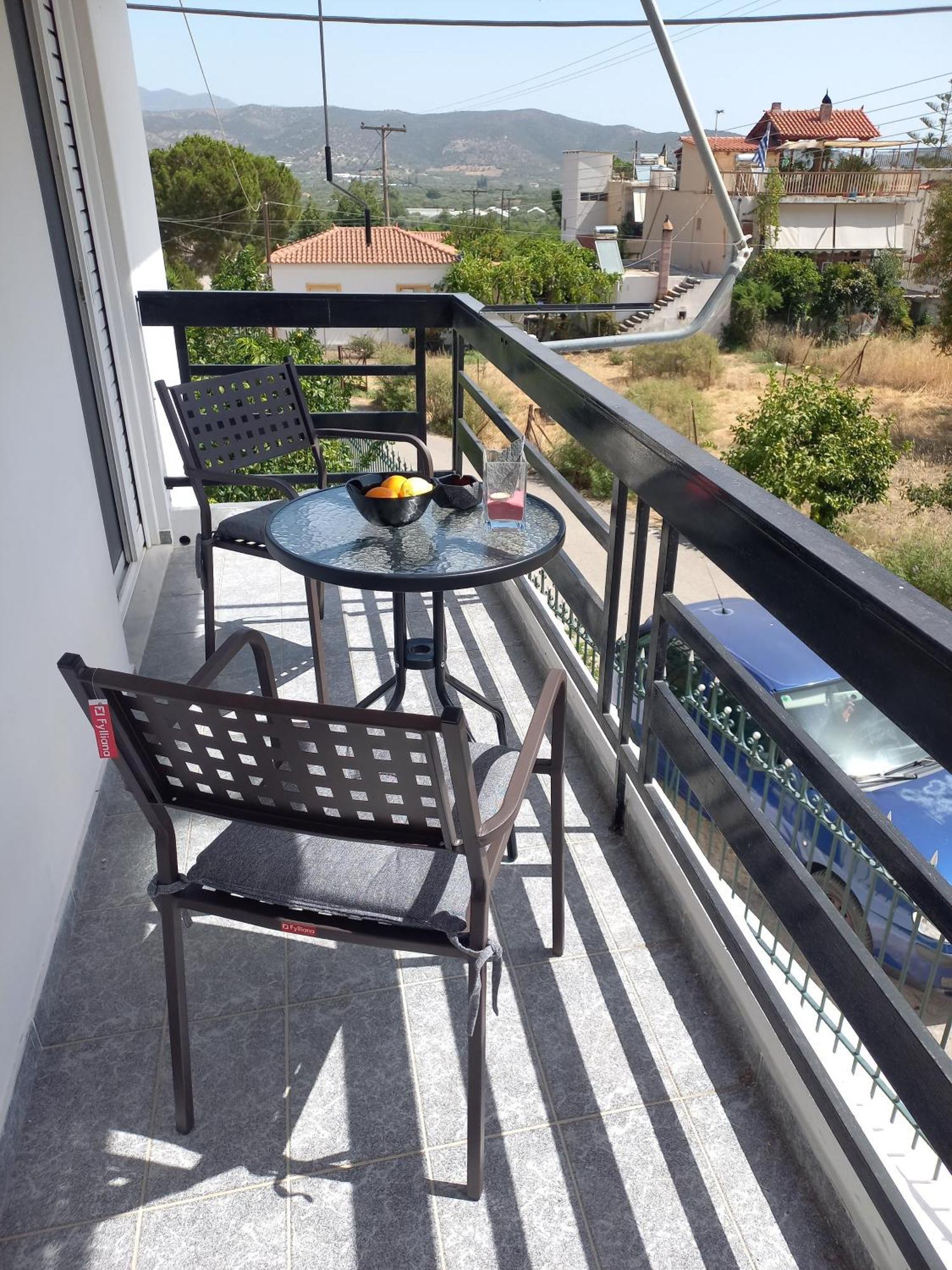 Apartamento Triζin Galatás Exterior foto
