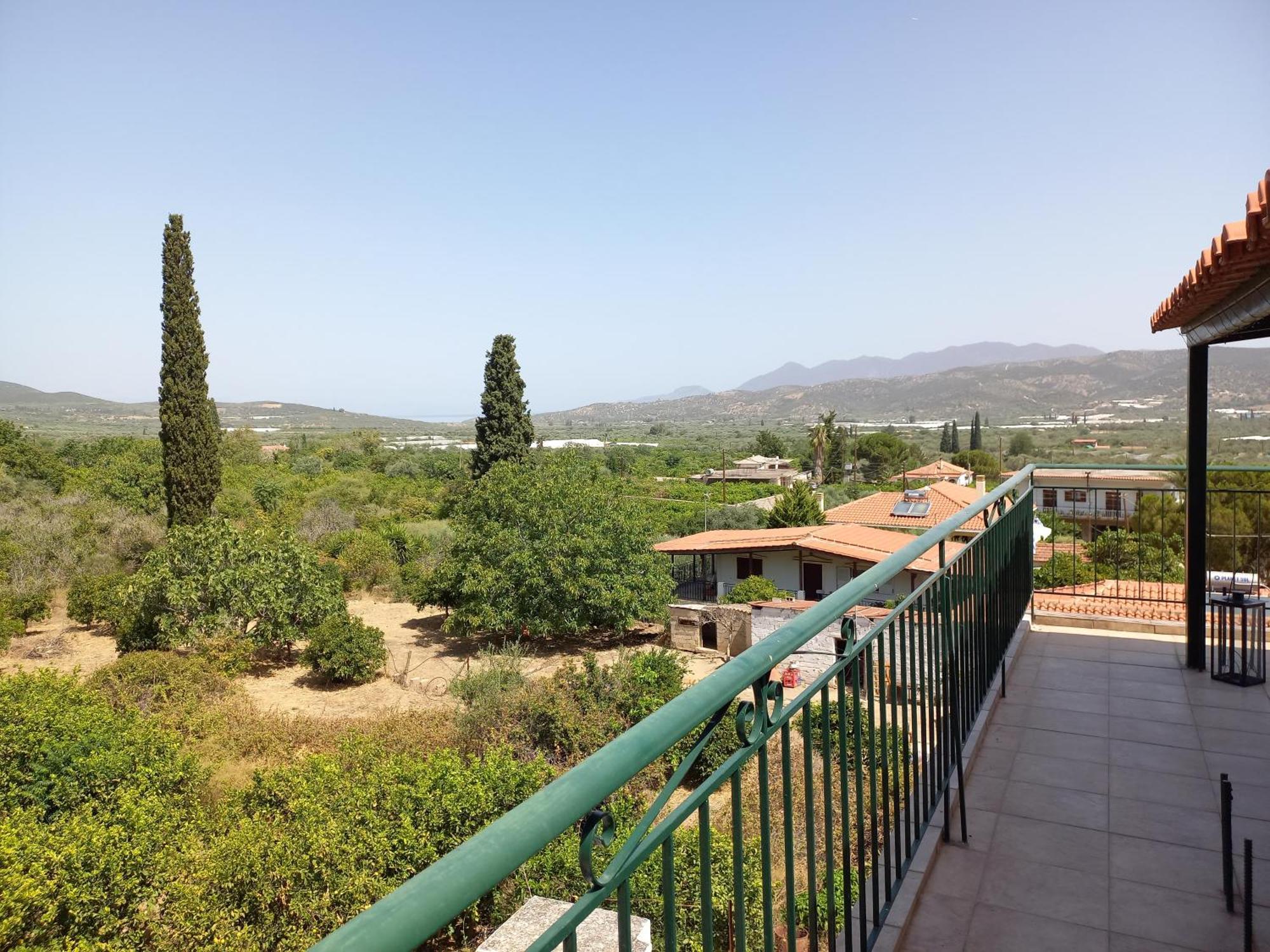 Apartamento Triζin Galatás Exterior foto